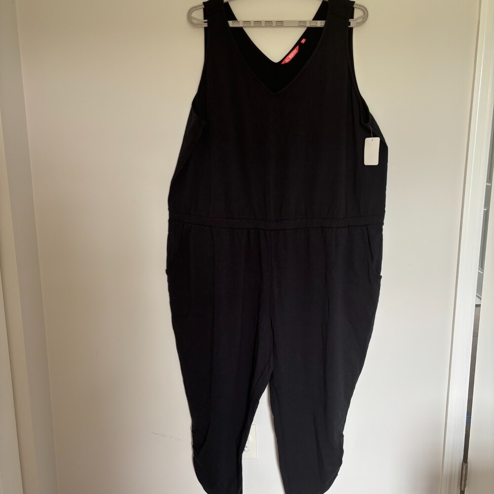 ALL WORTHY NEW Knit Sleeveless Double VNeck Capri Jumpsuit Women 5X Petite Black